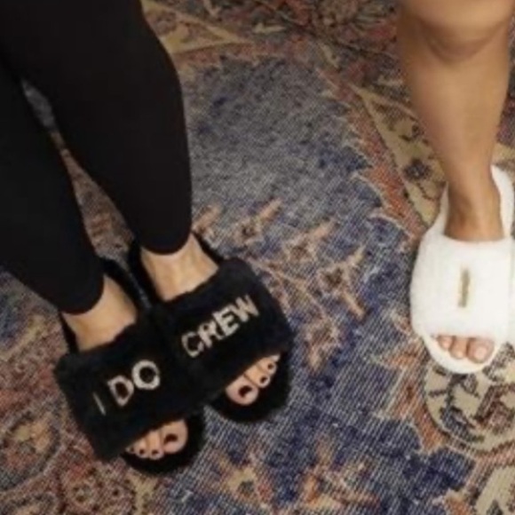 Dearfoams Black "I DO CREW" Slides NWT Medium (7/8) - Picture 2 of 9